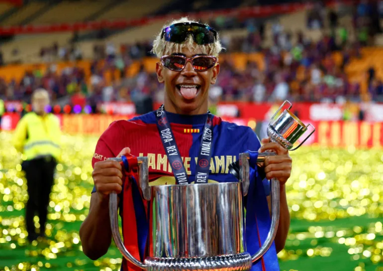 أب الاعب لامين جمال: لقمة العيش أجبرتني على تشجيع برشلونة