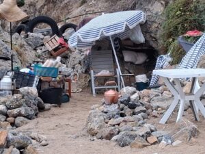 الحسيمة.. تدخل عاجل لإزالة بناء عشوائي بشاطئ كيمادو