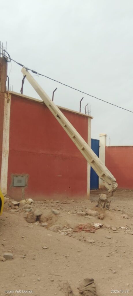 إهمال جماعة حربيل يثير مخاوف الساكنة بسبب عمود كهربائي مائل يهدد السلامة العامة بدوار آيت واعزو