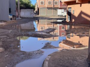 أمطار الخير تحاصر منازل الساكنة بجماعة سيدي بيبي وتكشف هشاشة البنية التحتية بإقليم اشتوكة آيت باها